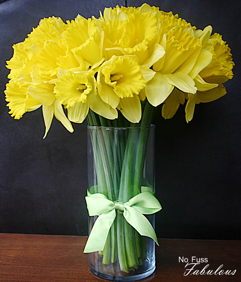 First Signs of Spring Daffodil Bouquets Made Easy » Loralee Lewis