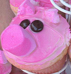 close-up-pig-cupcake