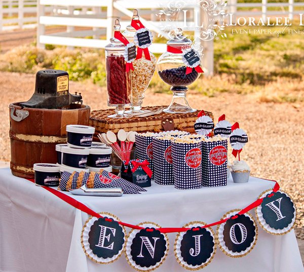 Fourth of July Rosette Banner