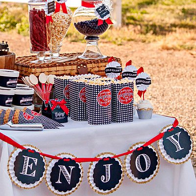 Fourth of July Rosette Banner