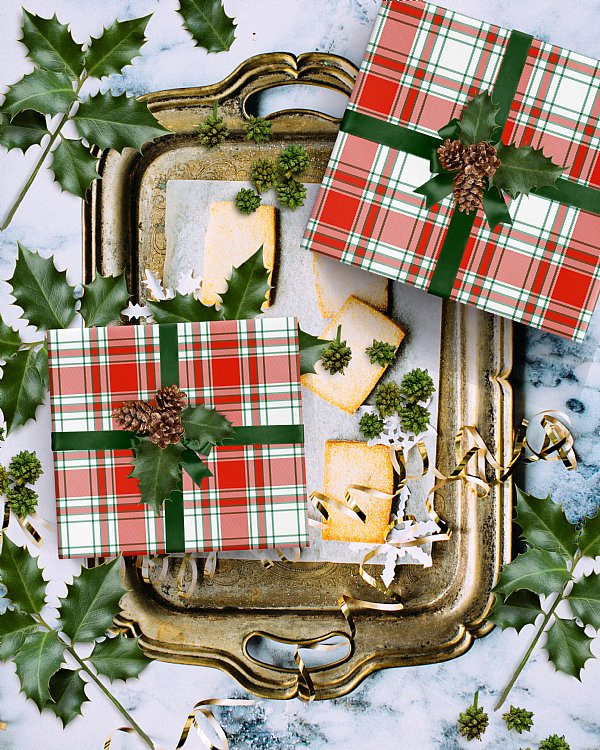 Holiday Tartan Gift Wrap 