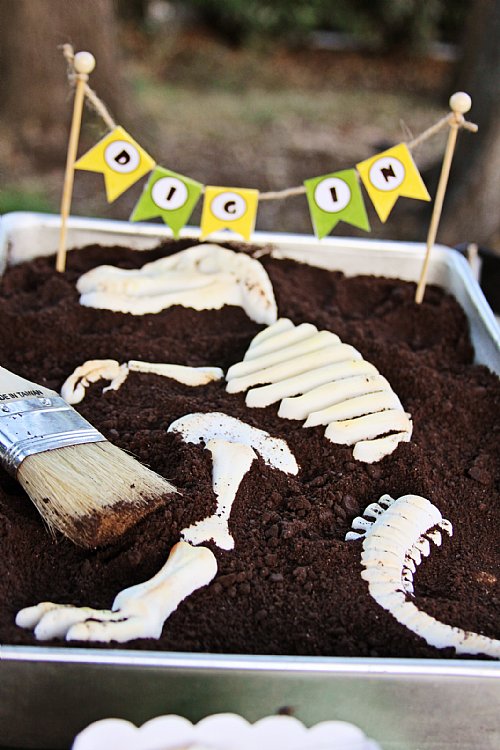 Dinosaur Cake Bunting Banner