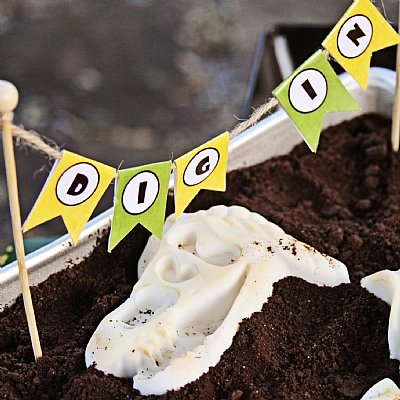 Dinosaur Cake Bunting Banner