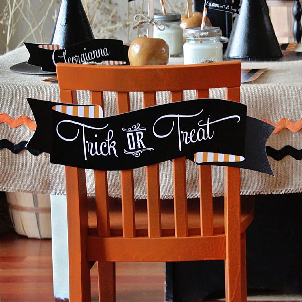 4 Trick or Treat - Smell My Feet Party Banners