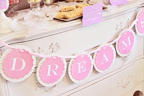 "Sweet Dreams" Rosette Banner