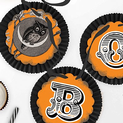 Whoooo Halloween Rosette Banner